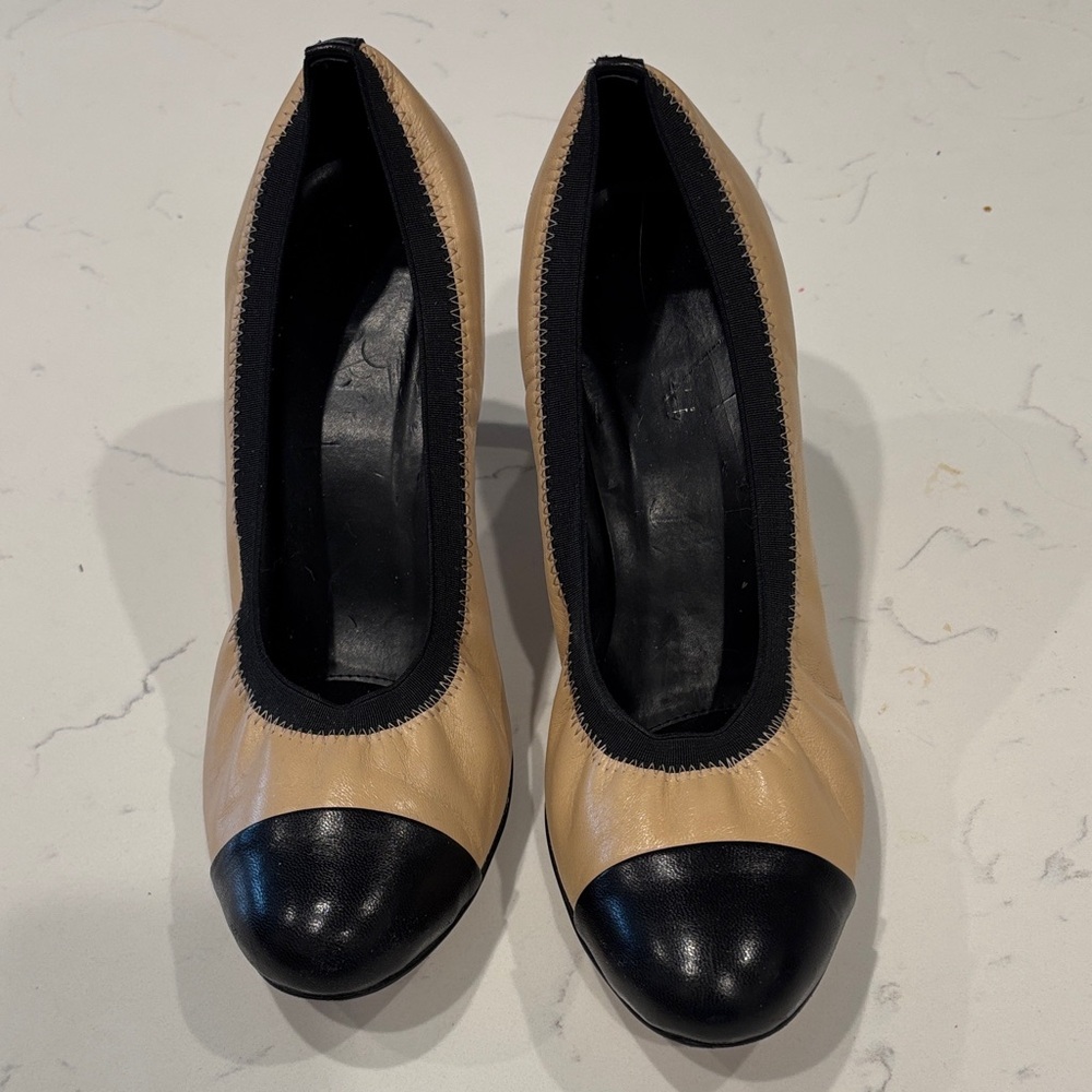 Vaneli Black and Tan Heels